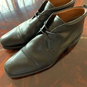 Ecco cap toe chukas.